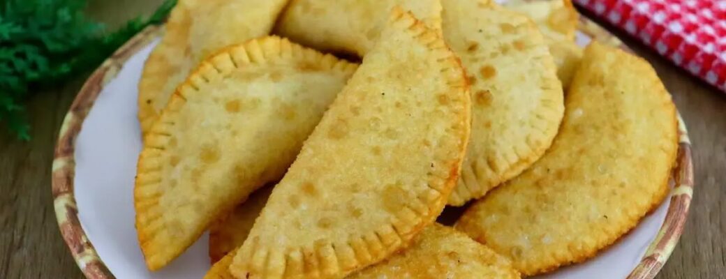 Receita Econômica E Fácil De Pastel Com Apenas Dois Ingredientes....