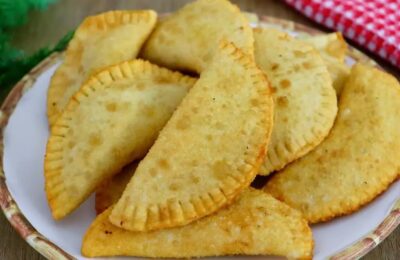 Receita Econômica E Fácil De Pastel Com Apenas Dois Ingredientes....