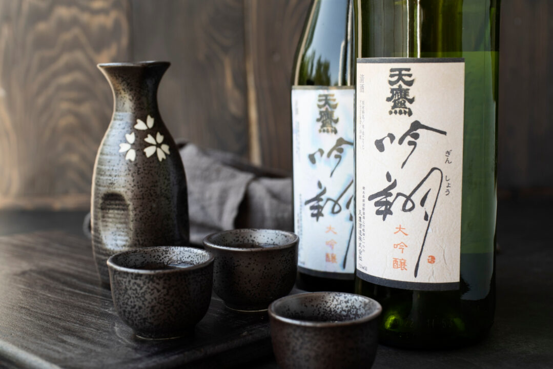 Saquê uma Bebida Tradicional Japonesa Versátil e Perfeita para Drinks e Harmonizações