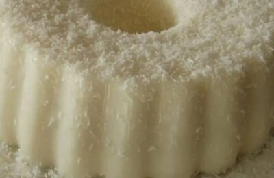 Sobremesa De Gelatina Com Coco E Leite Condensado é Fácil, Econômica E Deliciosa. Feita Com...