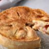 Torta De Pêssego Com Pedaços Suculentos E Massa Crocante....