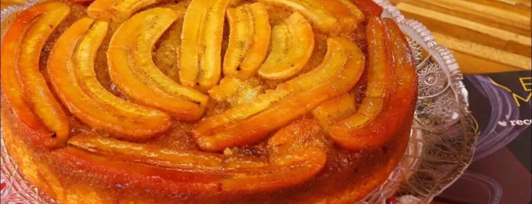 Receita Fácil E Deliciosa De Bolo De Banana Caramelizado Com Massa Amanteigada....
