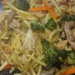 O Yakisoba Caseiro Com Ingredientes Simples E Fáceis é Uma Receita Prática E Deliciosa, Feita...