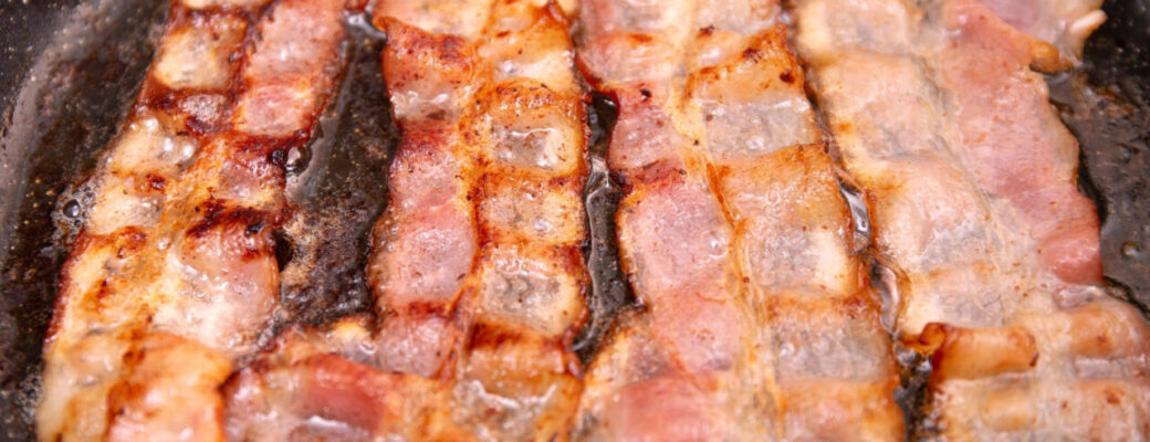 Bacon Assado Crocante E Sequinho Com Gostinho De Comida De Vó