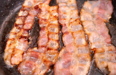 Bacon Assado Crocante E Sequinho Com Gostinho De Comida De Vó