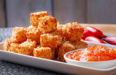 Dadinho De Tapioca Crocante Por Fora E Macio Por Dentro Com Queijo Coalho E Sabor Irresistível