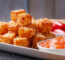 Dadinho De Tapioca Crocante Por Fora E Macio Por Dentro Com Queijo Coalho E Sabor Irresistível