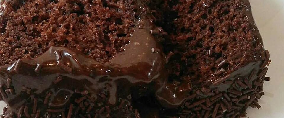 Bolo De Chocolate Com Brigadeiro De Panela Não Precisa Falar Mais Nada