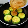 A Receita Abobrinha Com Ovos E Queijo Derretido Mostra Como Preparar Um Prato Leve E...