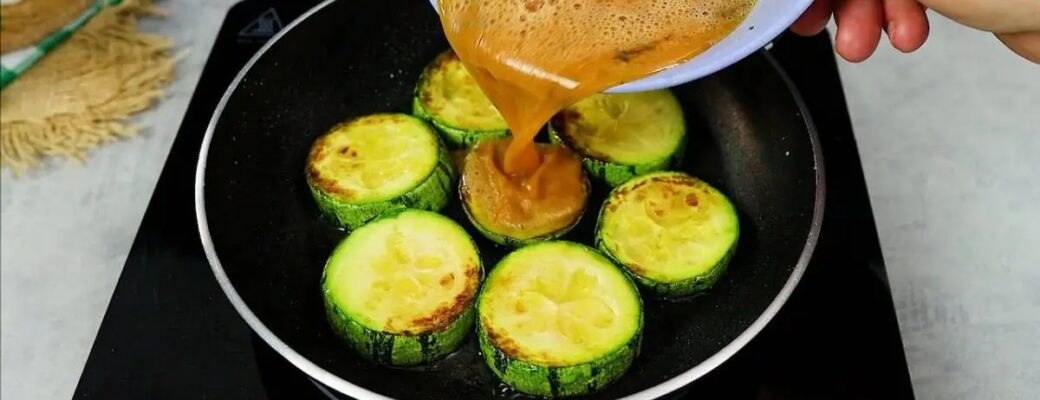 A Receita Abobrinha Com Ovos E Queijo Derretido Mostra Como Preparar Um Prato Leve E...