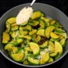 Abobrinha Com Parmesão E Farinha Deliciosa E Crocante é Leve, Fácil De Preparar E Cheia...