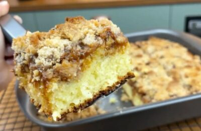 Cuca De Banana Com Doce De Leite Cremosa, Crocante E Fácil De Fazer....