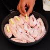 Asas De Frango Com Molho Agridoce Irresistível São Crocantes, Suculentas E Fáceis De Fazer. Experimente...