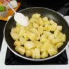 A Receita De Batata Cremosa Na Frigideira Com Queijo é Fácil, Rápida E Cheia De...