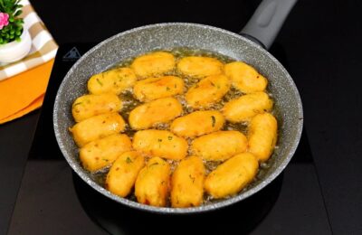 O Bolinho De Batata Crocante Com Toque Especial é Perfeito Para Lanches Rápidos, Simples E...