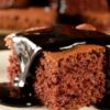 Bolo De Café Com Calda Cremosa De Chocolate é Simples, Fofinho E Cheio De Sabor!...