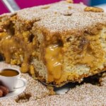 Um Bolo De Churros Bem Fofinho, Molhadinho E Com Muito Doce De Leite....