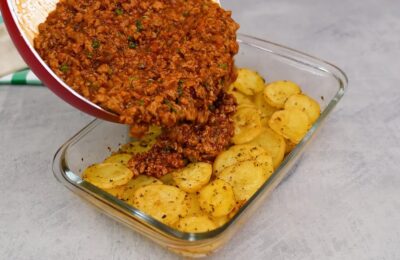 Carne Moída Com Batatas Ao Forno Irresistível é Uma Receita Simples E Saborosa Para Transformar...