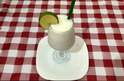 Receita Rápida De Limonada Suíça Cremosa Com Refrigerante De Limão....