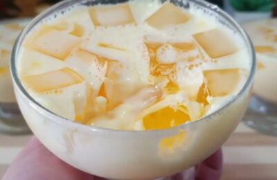 Gelatina Cremosa Com Leite Condensado E Sabor Intenso De Abacaxi....