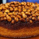Bolo De Amendoim Invertido Com Caramelo, Fofinho E Delicioso, Perfeito Pra Festa Junina....