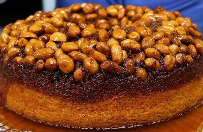 Bolo De Amendoim Invertido Com Caramelo, Fofinho E Delicioso, Perfeito Pra Festa Junina....