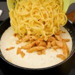 Fettuccine Cremoso Com Frango E Cogumelos