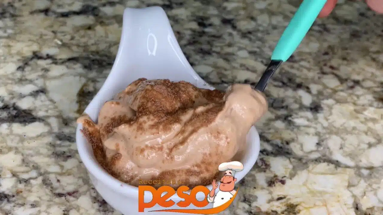 Sorvete com 3 Ingredientes: A Receita Mais Fácil que Você Vai Amar!