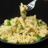 Macarrão Alfredo Com Frango E Cogumelos Cremoso