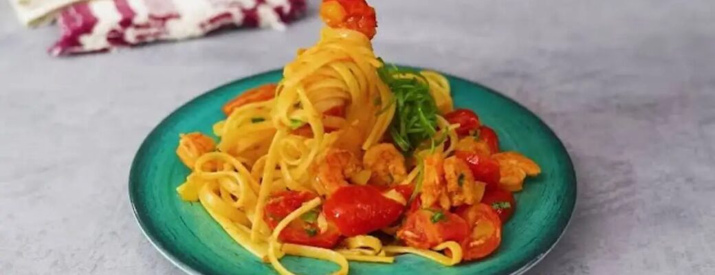 Macarrão Com Camarão Alho E Tomate Cereja