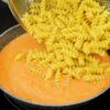 O Macarrão Cremoso Com Queijo Na Panela é Fácil, Prático E Delicioso! Receita Perfeita Para...