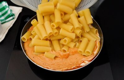 O Macarrão Cremoso Com Toque De Chef Delicioso é Fácil De Fazer E Fica Com...