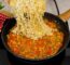 O Macarrão Instantâneo Com Legumes Temperados Delicioso é A Opção Perfeita Para Um Almoço Rápido,...