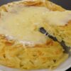 O Macarrão Com Frango E Ovos Na Frigideira é Prático, Delicioso E Perfeito Para O...