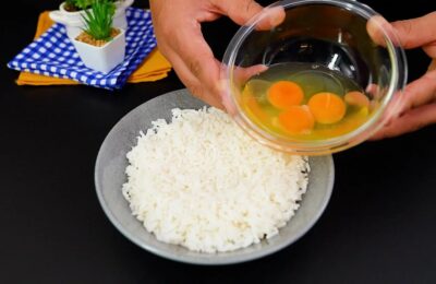 A Pizza De Arroz Sobrado Com Frango E Queijo é Uma Opção Fácil E Saborosa...