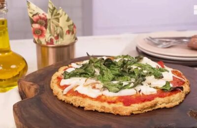 A Pizza De Frango Com Massa De Batata-Doce E Aveia é Leve, Nutritiva E Deliciosa....