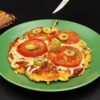 A Pizza De Frango Desfiado Com Tomate E Queijo é Rápida, Cremosa E Fácil De...