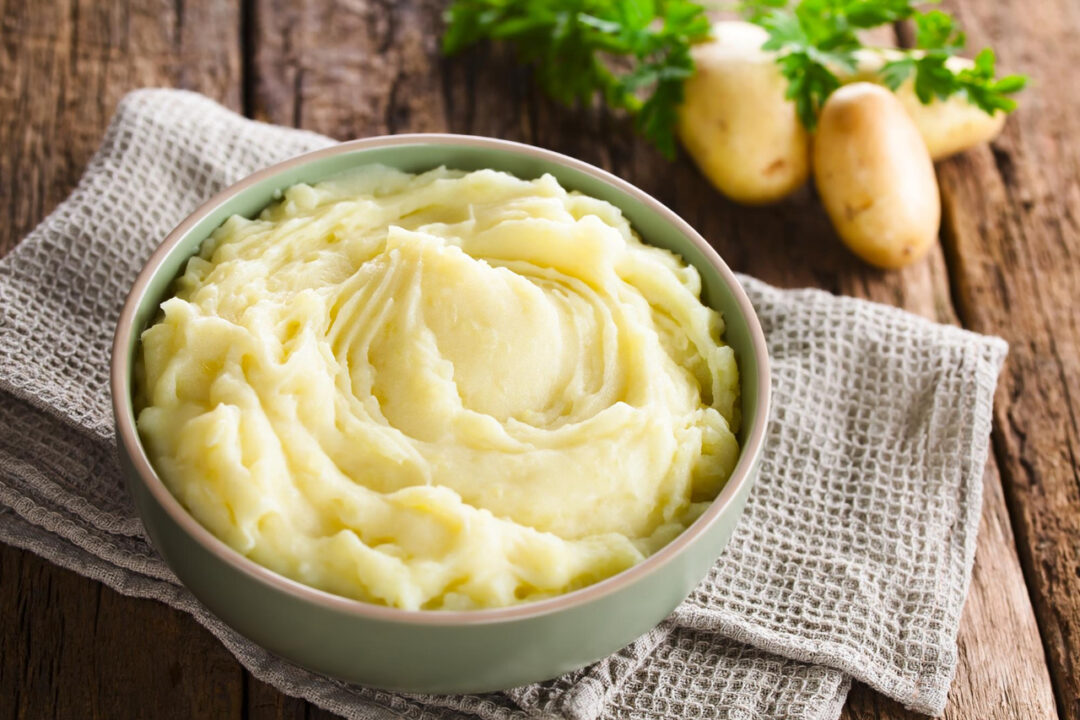 Purê de batata no microondas cremoso e pronto em minutos