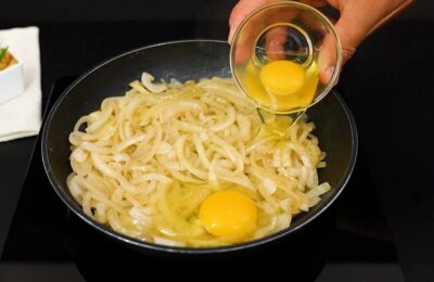 Receita Cebola Com Ovos Super Irresistível é Ideal Para Qualquer Hora Do Dia. Prática, Rápida...