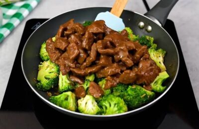 Tiras De Carne Com Brócolis Suculentas Demais é Uma Receita Rápida, Saudável E Perfeita Para...