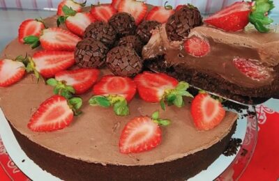 Torta Tentação De Chocolate Com Morango